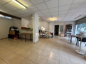 Location Local commercial 93m²