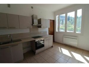 Location appartement 3 pièces 75 m² à Ajaccio (20000)