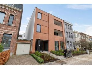 Modern 2 slaapkamer appartement met tuin en terras