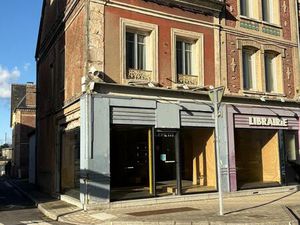 Location commerce 95 m² à Le Neubourg (27110)