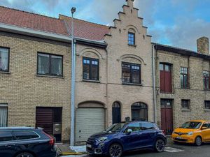Woning met 3 slaapkamers  garage en gezellig stadstuintje met berging.