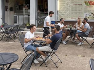Murs Occupés Les Pizza Jean Jaures  Nîmes