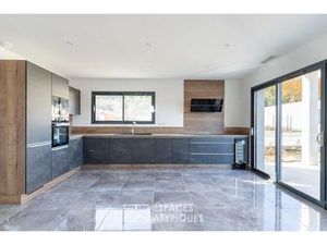 Maison neuve de plain-pied à Thézan-des-Corbières : confort moderne et cadre naturel