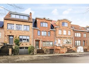 Huis te koop in Sint-Kruis met 5 slaapkamers