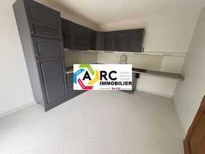 Location Maison 8 pièces 175m² LA CHAPELLE ST MESMIN 45380