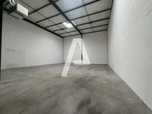 A LOUER - Entreponts NEUFS avec bureaux de 270m² à Lieusaint à proximité immédiate des axe