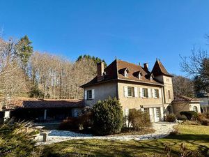 Maison sur plus d'1 ha de terrain
