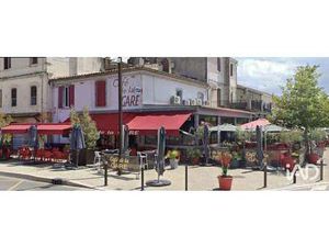 Vente Bureaux et commerces à Saint-Gilles (30800) : à vendre / 250m² Saint-Gilles