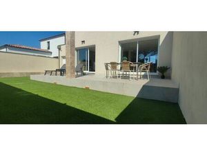 Location maison 5 pièces 95 m² à Sanilhac-Sagriès (30700)