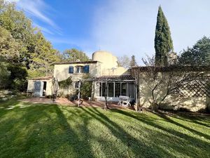 Vente villa 5 pièces 212 m² à Garéoult (83136)  530 000 €