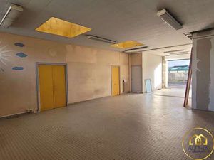 Location Bureaux et commerces à Talmont-Saint-Hilaire (85440) : à louer / Talmont-Saint-Hi