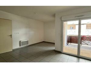 Location appartement  m² T-2 à La Seyne-sur-Mer  699 €