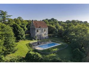 Vente maison 10 pièces 440 m² à Les Eyzies (24620)  682 500 €