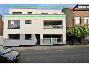 Penthouse avec ascenseur (200 m²) comprenant 3 chambres  2 s