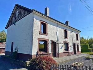 Authentique fermette ardennaise avec 2 logements.