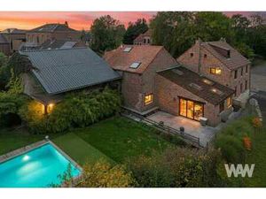 Superbe habitation 6 chambres + annexe  jardin  piscine