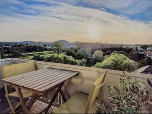 Appartement rénové 2 chambres avec cave et parking