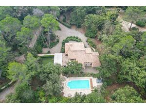 La Motte - Villa en pierre de 163m2 sur un terrain de 4400m2 