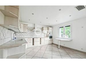 Maison Oloron-Sainte-Marie m² T-5 à vendre  318 000 €