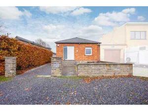 Charmant Bungalow deux chambres avec jardin et garage