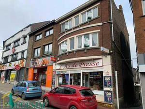 Maison de commerce bien située + agréable appartement duplex