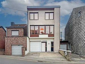 Maison bel-étage  espace pro + 2 entrepôts