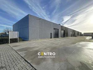 Instapklare loods van 257m² (met 2 parkings) TE HUUR op K...
