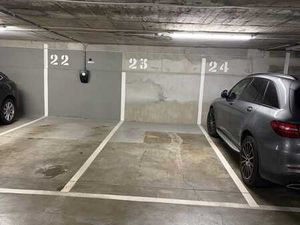 place de parking couverte à vendre.