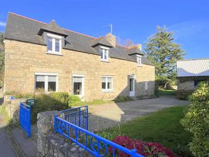 Location maison 4 pièces 120 m² à Ploumagoar (22970)  800 €