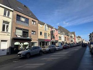 Handelsruimte of bureelruimte - 115 m² - in het centrum van