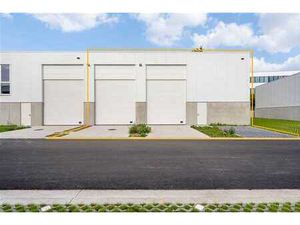 Entrepôt casco À Louer