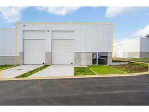 Entrepôt casco À Louer