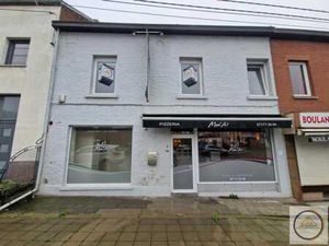 Maison de commerce à Velaine/s/Sambre possibilité HORECA