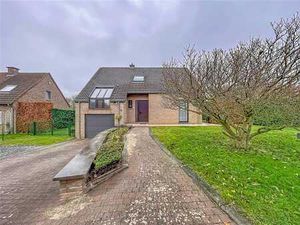 JOLIE VILLA AVEC 3 CHAMBRES  JARDIN ET GARAGE