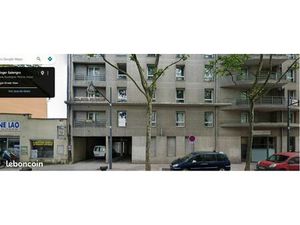 A vendre Garage fermé 1 place