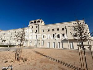 Local commercial 160 m²