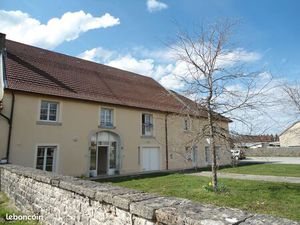 Poids-de-Fiole T4  duplex  131 m²  7 mn de Lons