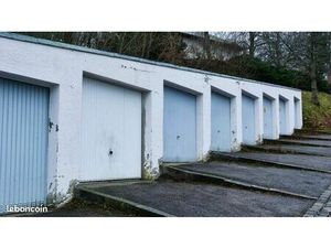 Cherche place/box/parking fermé Vaulx en Velin (Mas du taureau)