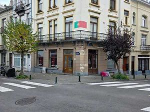 Ixelles/rue de Sceptre: Commerce de coin - Permis Horeca.