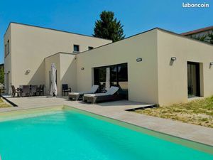 MAISON CONTEMPORAINE 220 m2 - 5 chambres / 5 SDE