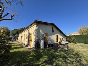 Maison en pierre sur 9120m2 de terrain en parti constructibl
