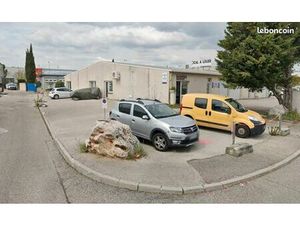 Local RDC à Louer 54m2 ou 27m2