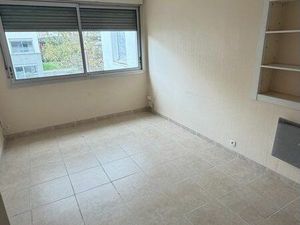 Local bureau cabinet