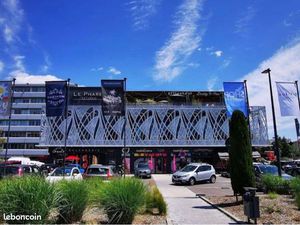 Cabinet / Bureau lumineux 60 m2 à Tassin-la-demi-lune