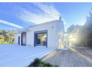 Vente maison 6 pièces 181 m² Carqueiranne (83320)