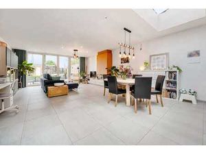 Gerenoveerde woning met nieuwe achterbouw   praktijkruimt...