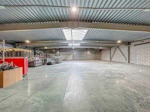 SPACIEUX ENTREPOT DE 500M²