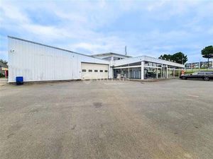 Local d'activités à vendre