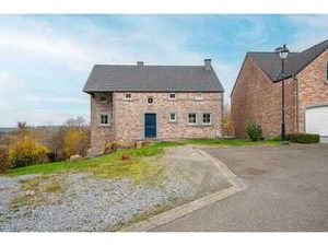 Maison 3 chambres avec caves  terrasse et jardin