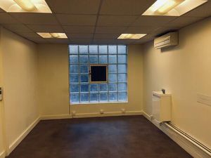 À LOUER – Local professionnel de 18 m2 dans un centre médical à Pantin (93500)